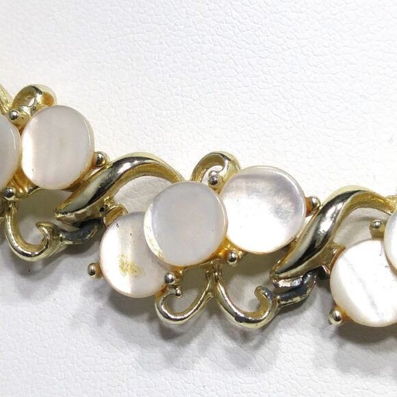 Vintage Mid-Century Mother of Pearl Choker Necklace, Gold Tone, 1950s, 16 1/2 In - Picture 2 of 8